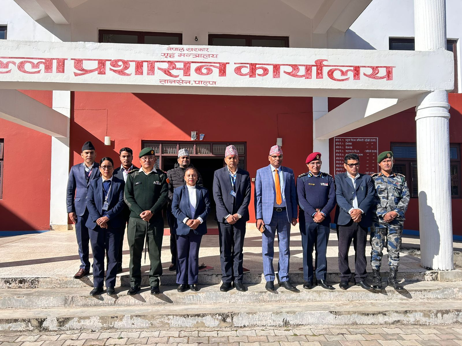 मिति २०८१ पुष ३ गते गृह मन्त्रालयका गृह सचिव श्री गोकर्णमणि ढुवाडीज्यूद्धारा यस कार्यालय, जिल्ला प्रहरी कार्यालय र पाल्पा दरबार संग्रहालय निरीक्षण तथा अवलोकनका तस्विरहरु